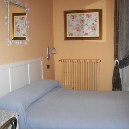 Albergo Sangrila ランツォ・トリネーゼ エクステリア 写真