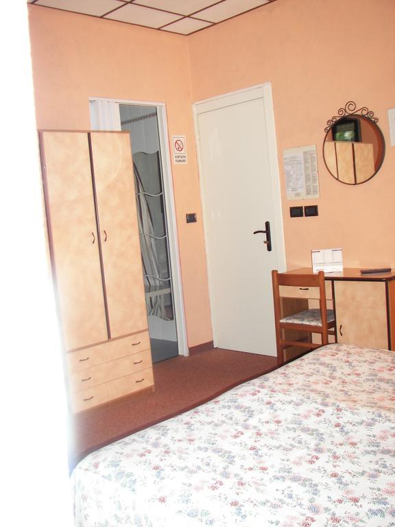 Albergo Sangrila ランツォ・トリネーゼ 部屋 写真