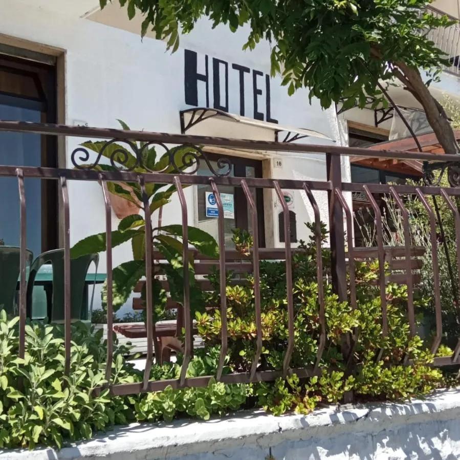 Albergo Sangrila ランツォ・トリネーゼ エクステリア 写真