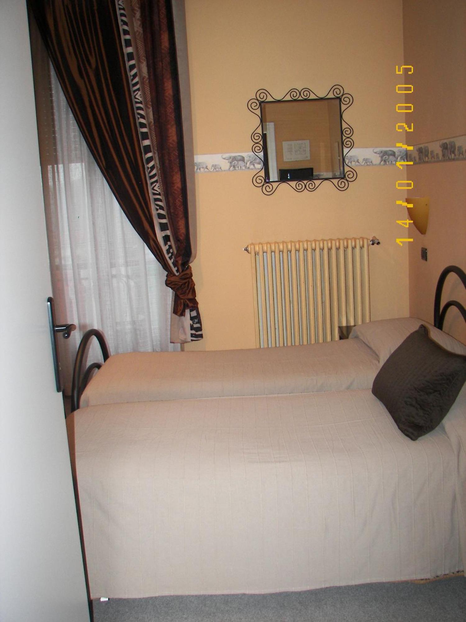 Albergo Sangrila ランツォ・トリネーゼ エクステリア 写真