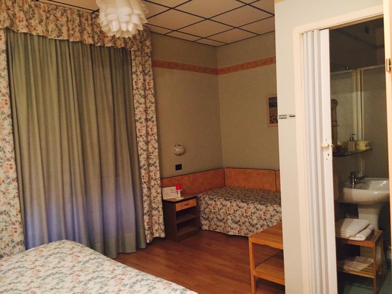Albergo Sangrila ランツォ・トリネーゼ 部屋 写真