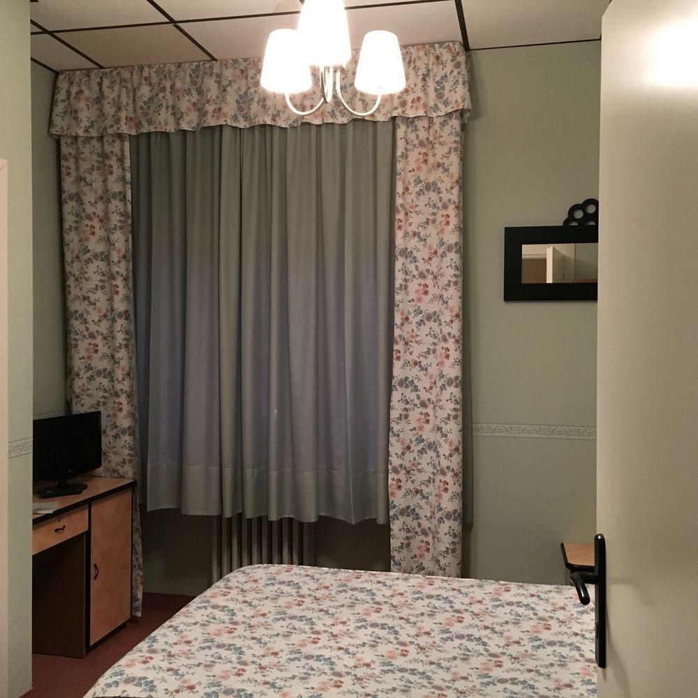 Albergo Sangrila ランツォ・トリネーゼ エクステリア 写真