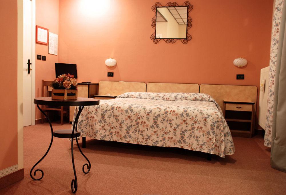 Albergo Sangrila ランツォ・トリネーゼ エクステリア 写真