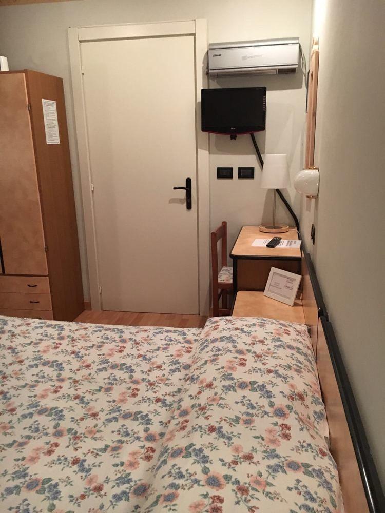 Albergo Sangrila ランツォ・トリネーゼ エクステリア 写真