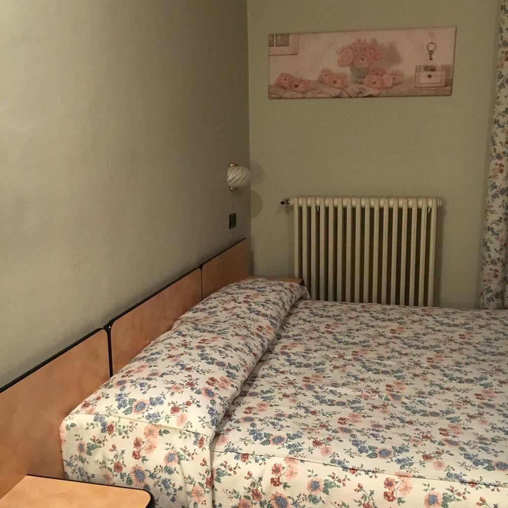 Albergo Sangrila ランツォ・トリネーゼ エクステリア 写真